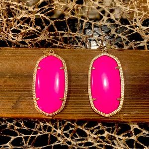 Kendra Scott Gold Drop Earrings in Magenta. Like new.